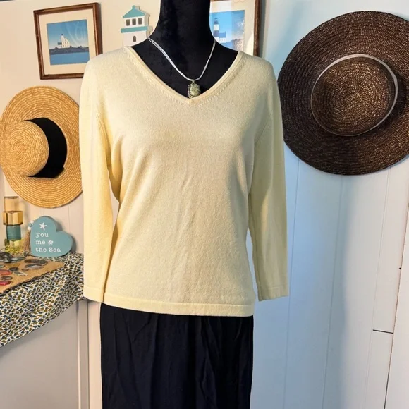 Lord & Taylor Two Ply Cashmere Women’s Size Large Cream Colored - Picture 2 of 11